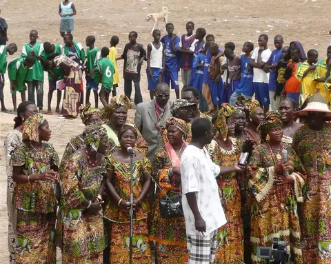 ɓëy Mbooro daa eyuu haal