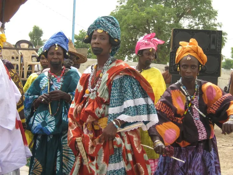 Des femmes qui dansent